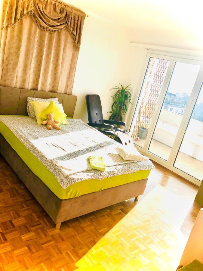 Spacious Apartment With Lake View | 35 Montreux Exterior photo