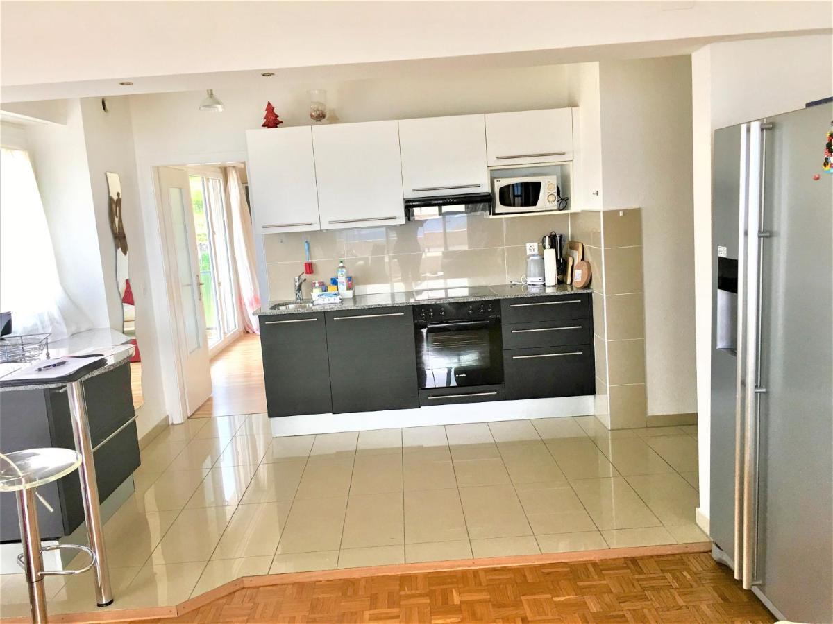 Spacious Apartment With Lake View | 35 Montreux Exterior photo